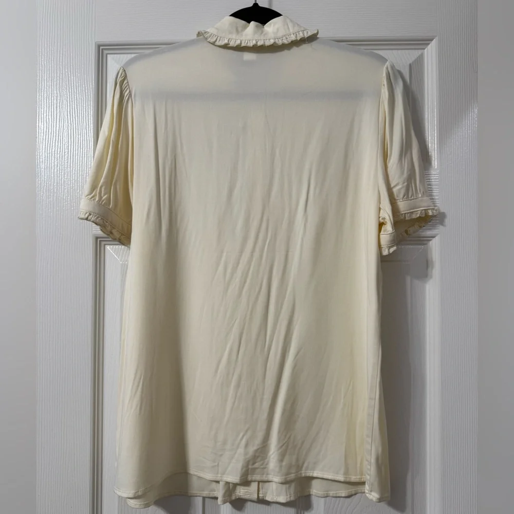 ✨SOLD✨Hot Topic Antique White Ruffle Bow Woven Button-Up ✨NWT - Picture 6 of 6